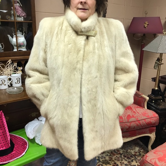 Mink Jacket - Picture 2 of 3